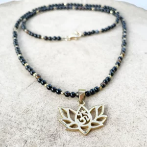 Collier Agate Noire Lotus