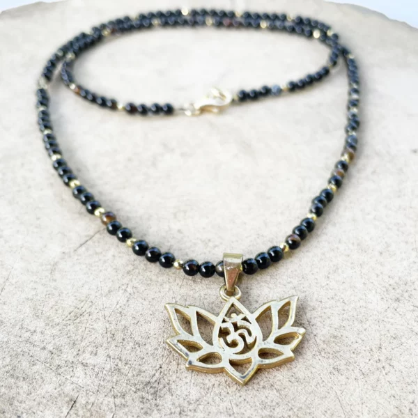Collier Agate Noire Lotus – Image 2